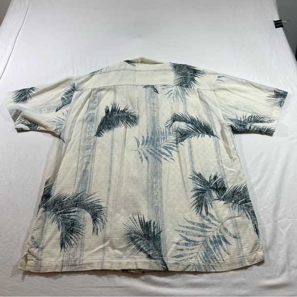 Paradise Shores Hawaiian Men’s Shirt Button Down Short Sleeve Palms print Shirt - Picture 6 of 8